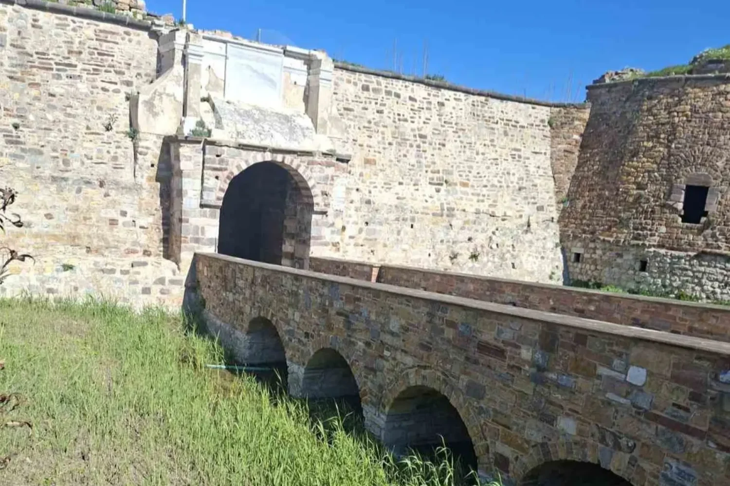 Castle Chios walking tour1