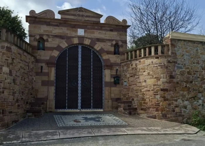 Kampos of Chios Private Walking Tour : Discover Aristocratic Mansions and Citrus Gardens