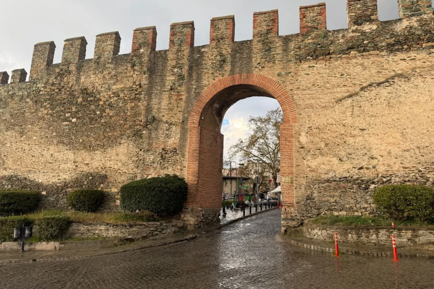 Thessaloniki Highlights Walking Tour From Ano Poli to the City Center 3 Hours