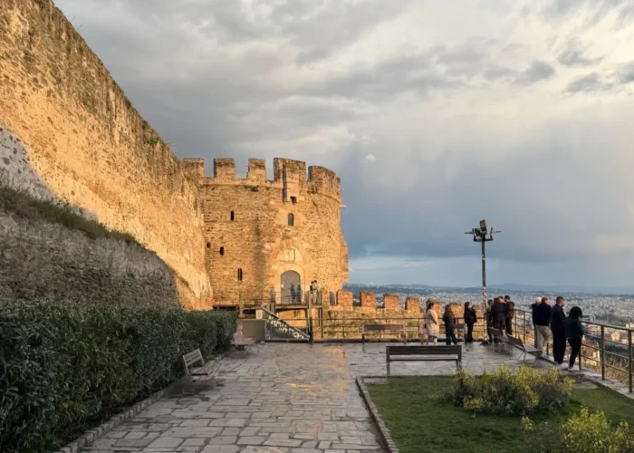 Περιπατητική Ξενάγηση από την Άνω Πόλη στο σταθμό μετρό Βενιζέλου, Θεσσαλονίκη